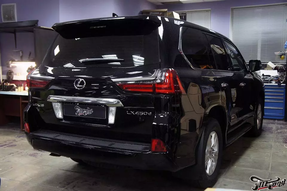 Lexus LX450d. Шумоизоляция дверей (акустическая подготовка).